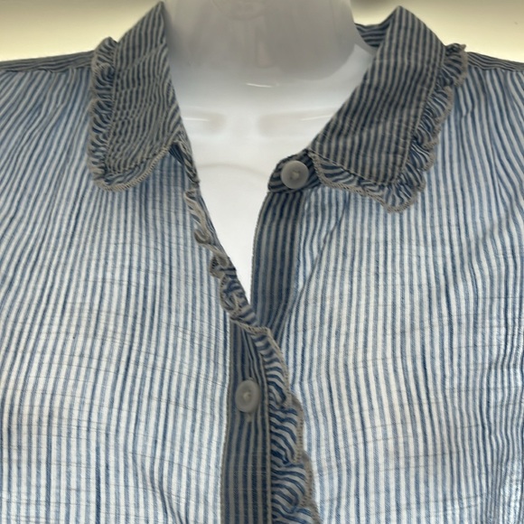 NWT Beautiful light weight blouse - Picture 5 of 14